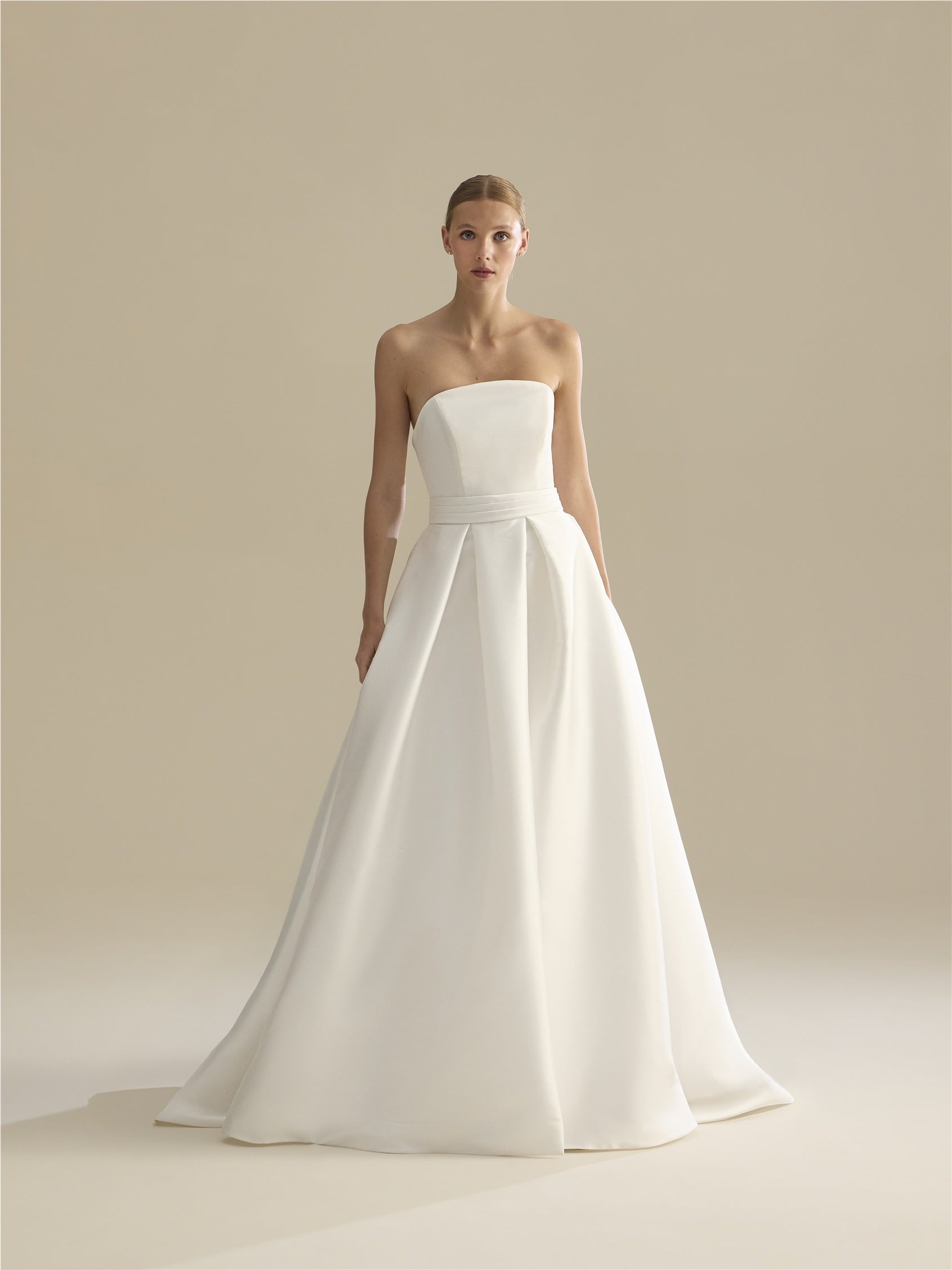 Parte frontal sobressaia de noiva em mikado BELY OVERSKIRT