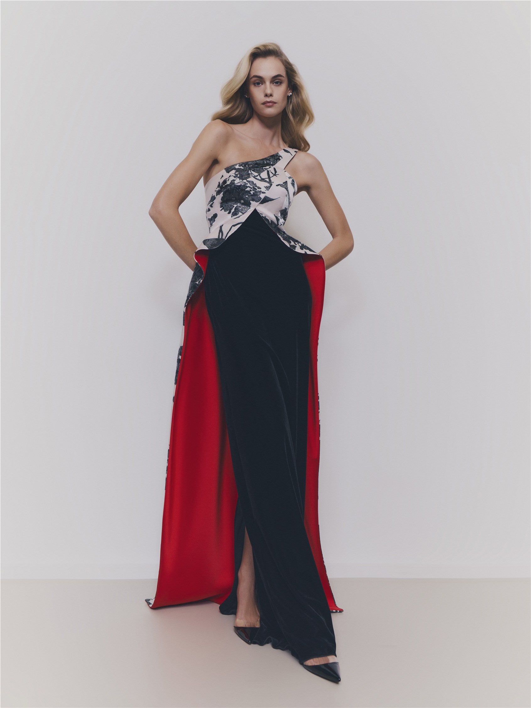 Front column dress with asymmetrical neckline in velvet EKUHA.