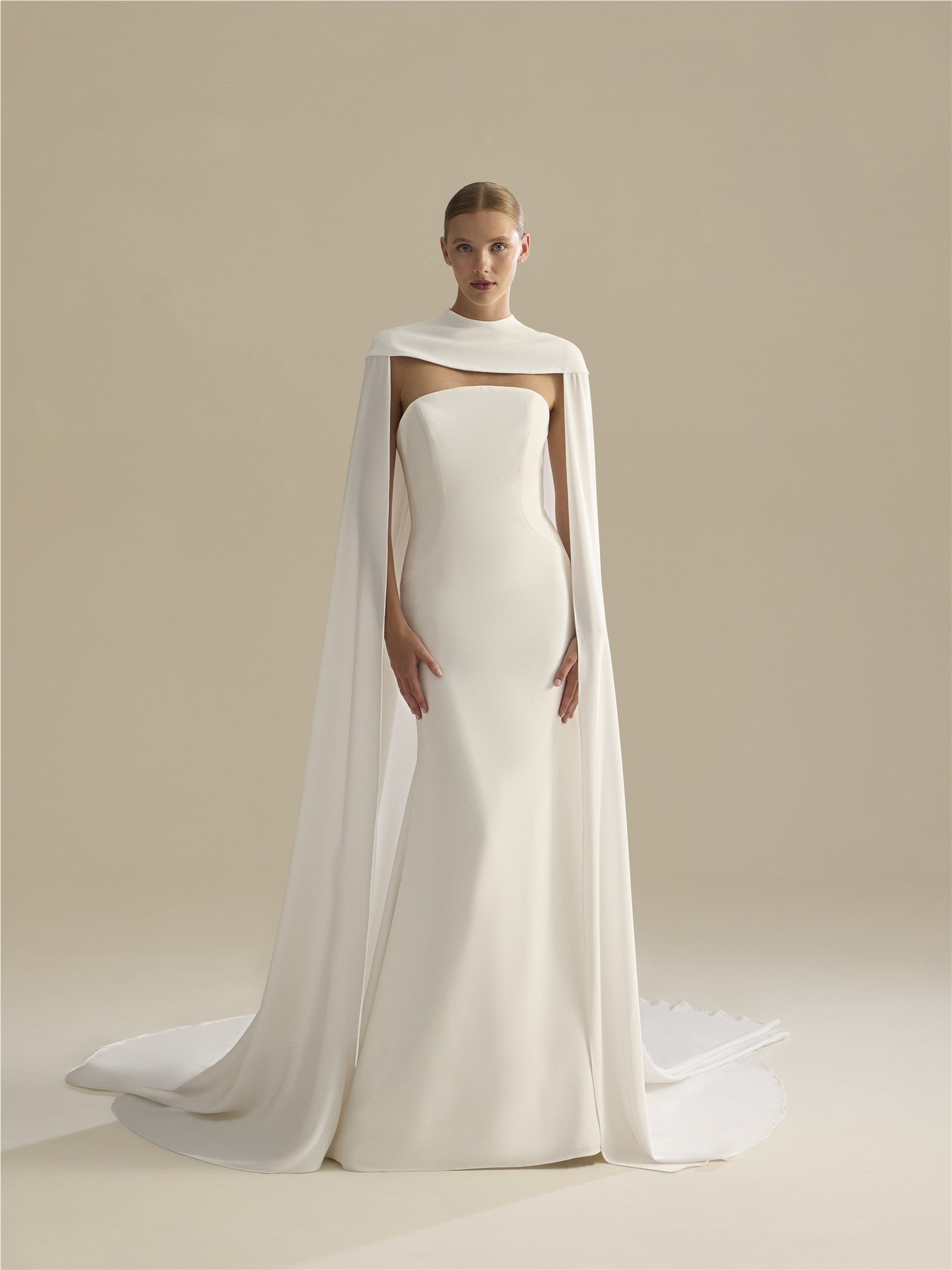 Parte frontal capa em crepe LAWN CAPE.