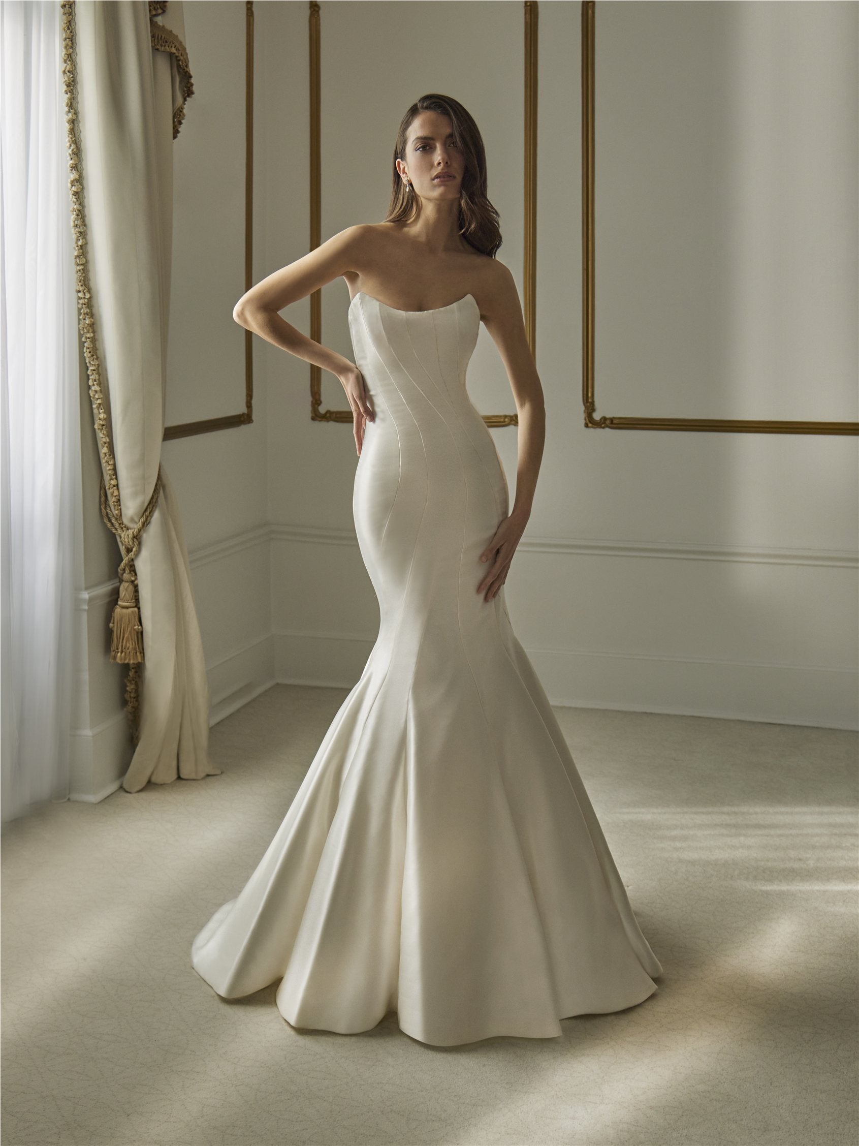 Front mermaid dress with strapless neckline in mikado ORNEA.
