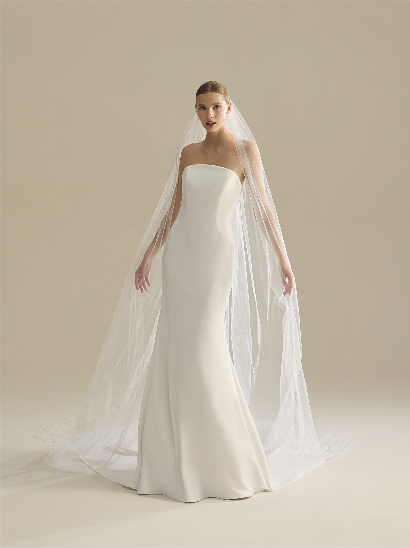 Parte frontal véu em tule V-LA78.