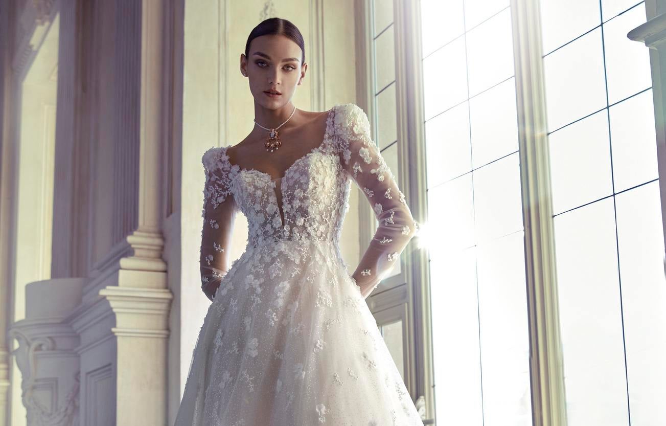 Vestido de novia con hombreras 