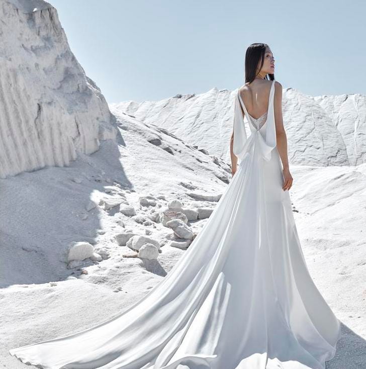 &Nu;&upsilon;&phi;&iota;&kappa;ό &sigma;&epsilon; &lambda;ά&mu;&pi;&epsilon;&rho;ό &lambda;&epsilon;&upsilon;&kappa;ό &tau;&omicron;&upsilon; &chi;&iota;&omicron;&nu;&iota;&omicron;ύ