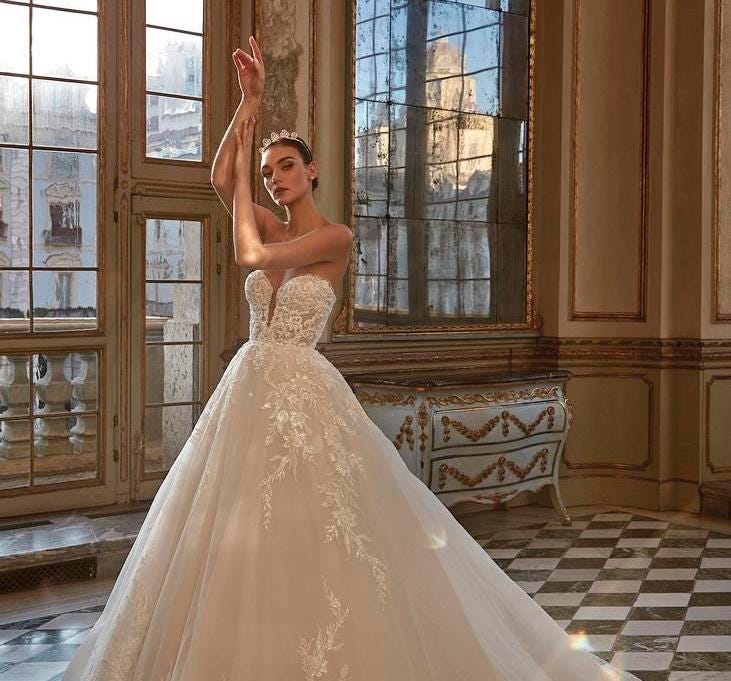 &Gamma;&upsilon;&nu;&alpha;ί&kappa;&alpha; &pi;&omicron;&upsilon; &phi;&omicron;&rho;ά&epsilon;&iota; &sigma;&tau;&rho;ά&pi;&lambda;&epsilon;&sigmaf; &pi;&rho;&iota;&gamma;&kappa;&iota;&pi;&iota;&kappa;ό &nu;&upsilon;&phi;&iota;&kappa;ό &mu;&epsilon; &delta;&alpha;&nu;&tau;έ&lambda;&alpha;